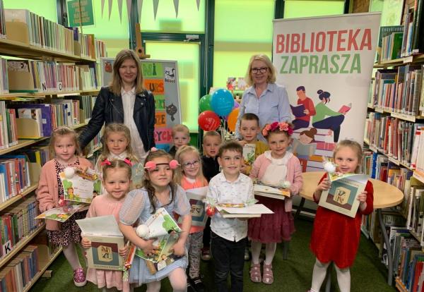 Dzieci w bibliotece